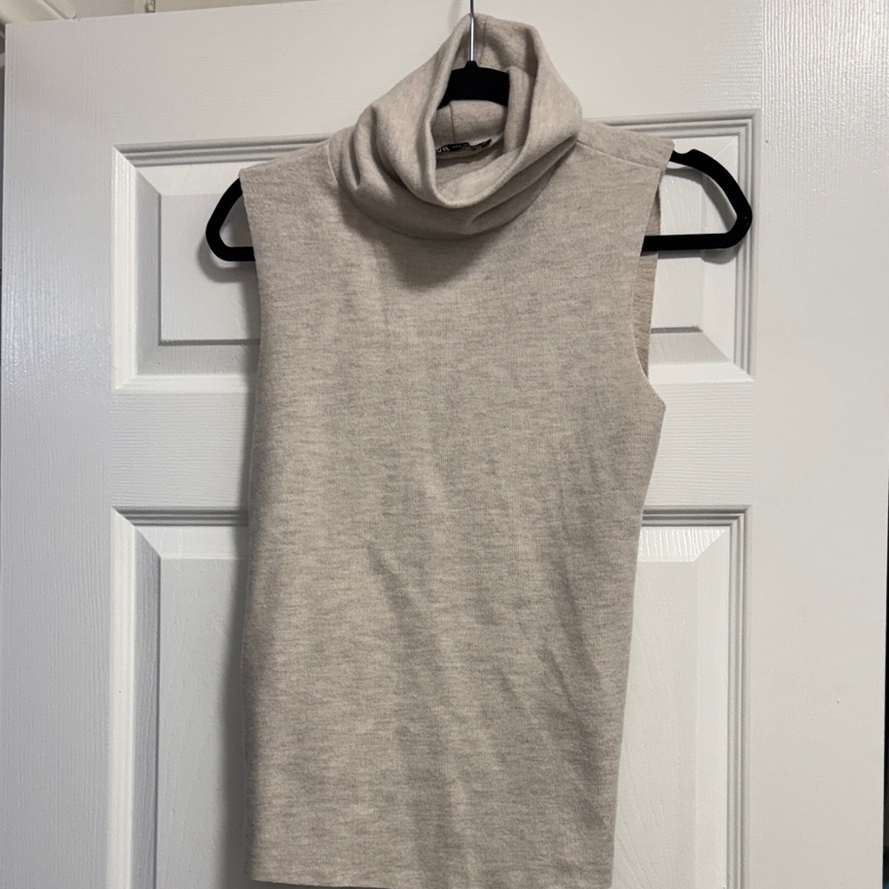 NWOT Chic Zara beige sleeveless lightweight turtleneck top small